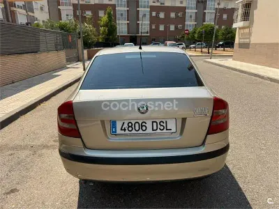 Usado Skoda Octavia 105 CV (77 kW) 2006 Beige Berlina