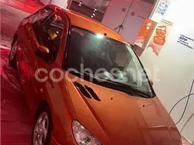 Begagnad Peugeot 206 75 HK (55 kW) 1999 Orange Halvkombi