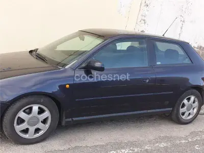 Usado Audi A3 Attraction 125 CV (91 kW) 1997 Azul Utilitario