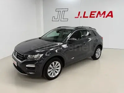 Usado VW T-Roc Advance 115 CV (84 kW) 2021 Gris / plata SUV