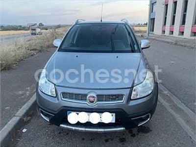 Gris / plata Usado 2012 Fiat Sedici Emotion SUV | 6500 €