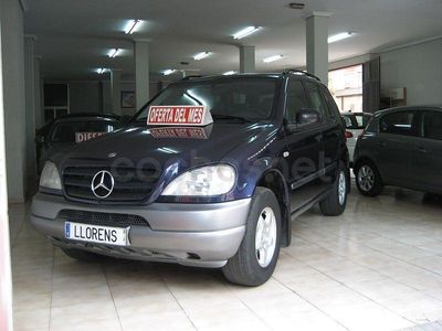 Usado Mercedes ML320 218 CV (160 kW) 1999 Azul SUV