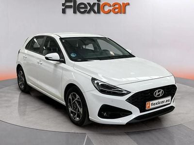 Usado Hyundai i30 120 CV (88 kW) 2024 Blanco Berlina