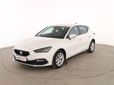 Usado Seat Leon Style 110 CV (80 kW) 2022 Blanco Berlina