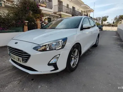 Usado Ford Focus Active 120 CV (88 kW) 2022 Blanco Berlina
