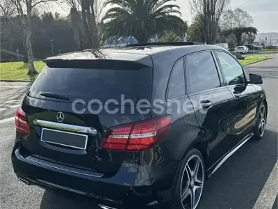 Usado Mercedes B200 AMG line 136 CV (100 kW) 2015 Negro Utilitario