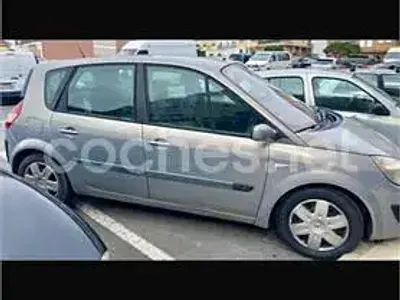 Usado Renault Scenic E-Tech Dynamique 120 CV (88 kW) 2004 Beige Monovolumen