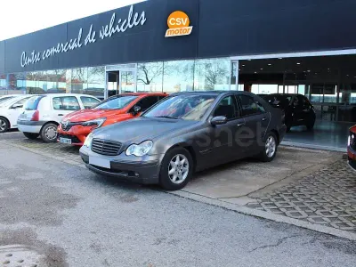 Usado Mercedes C270 Classic 170 CV (125 kW) 2003 Gris / plata Berlina