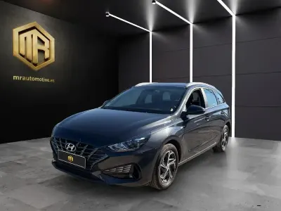 Usado Hyundai i30 120 CV (88 kW) 2022 Gris Familiar