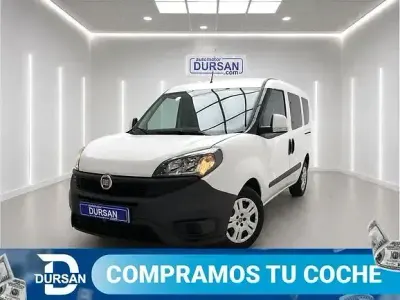Usado Fiat Doblò 90 CV (66 kW) 2021 Blanco Monovolumen