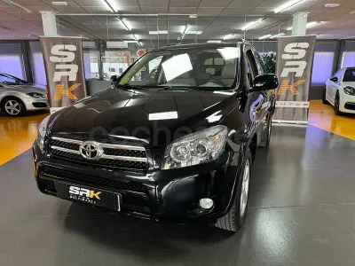 Käytetty Toyota RAV4 Premium 177 HP (130 kW) 2006 Musta Katumaasturi