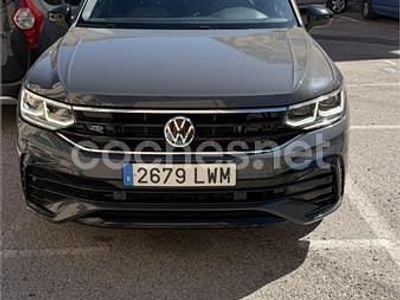 Usado VW Tiguan R-line 150 CV (110 kW) 2022 Gris / plata SUV