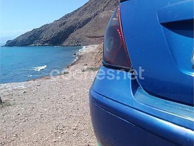 Usado Ford Mondeo Trend 155 CV (114 kW) 2006 Azul Berlina