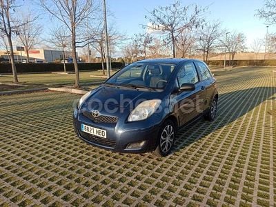 Usado Toyota Yaris Live 69 CV (50 kW) 2010 Azul Berlina