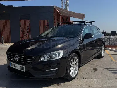 Usado Volvo V60 Momentum 120 CV (88 kW) 2016 Negro Familiar