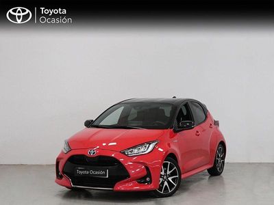 Usado Toyota Yaris Hybrid Style 116 CV (85 kW) 2022 Rojo Berlina
