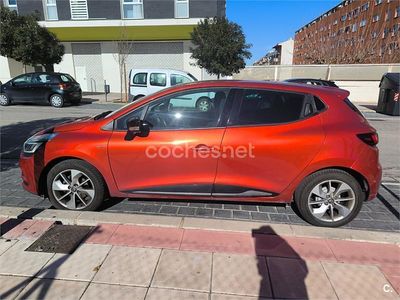 Usado Renault Clio IV LIMITED 90 CV (66 kW) 2016 Rojo Berlina