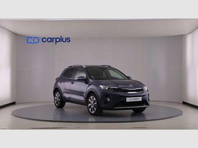 Usado Kia Stonic 101 CV (74 kW) 2020 Plateado SUV