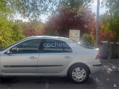 Gris / plata Usado 2005 Renault Laguna II Expression Berlina | 3000 € (Precio justo)