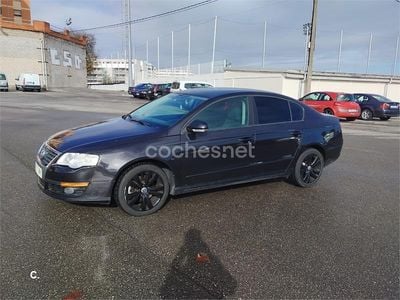 Usado VW Passat Advance 140 CV (102 kW) 2010 Negro Berlina