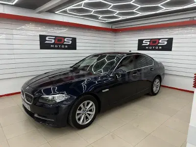 Usado BMW 518 150 CV (110 kW) 2016 Azul Berlina