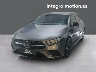 Usado Mercedes A180 115 CV (84 kW) 2021 Gris Berlina