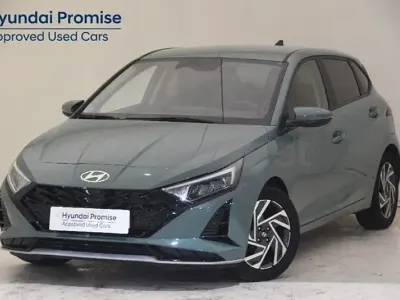 Usado Hyundai i20 100 CV (73 kW) 2025 Verde Utilitario