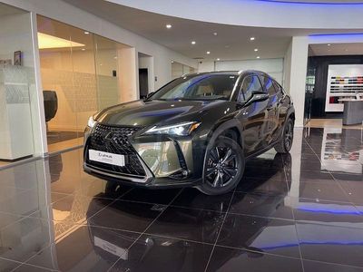 Usado Lexus UX 184 CV (135 kW) 2024 Verde SUV