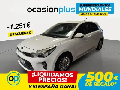 Usado Kia Rio 90 CV (66 kW) 2018 Blanco Berlina