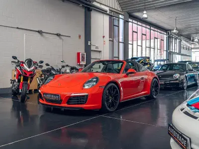 Usado Porsche 911 370 CV (272 kW) 2018 Naranja Coupe
