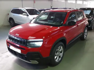 Usado Jeep Avenger Altitude 100 CV (73 kW) 2023 Rojo SUV