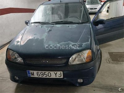 Usado Ford Fiesta Trend 90 CV (66 kW) 1999 Azul Utilitario
