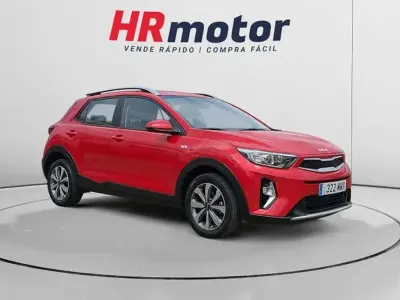 Usado Kia Stonic 101 CV (74 kW) 2024 Rojo SUV