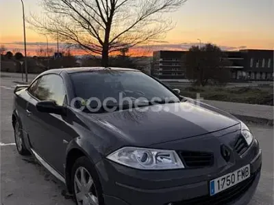 Usado Renault Mégane Cabriolet Extreme 130 CV (95 kW) 2007 Gris / plata Descapotable
