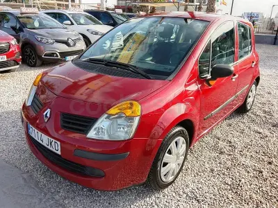 Usado Renault Modus Authentique 86 CV (63 kW) 2006 Granate Monovolumen