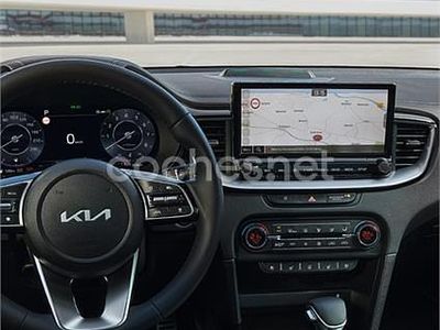 Usado Kia XCeed 136 CV (100 kW) 2021 Gris / plata SUV