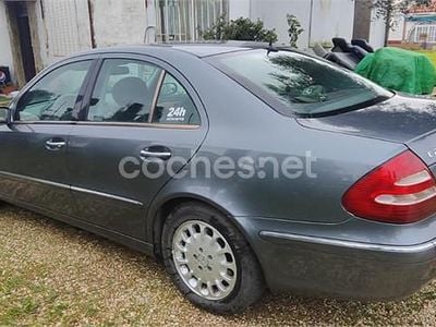 Usado Mercedes E280 Elegance 190 CV (139 kW) 2005 Gris / plata Berlina