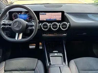 Usado Mercedes GLA200 150 CV (110 kW) 2024 SUV