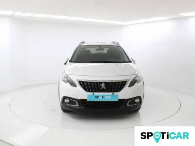 Usado Peugeot 2008 Signature Sky 110 CV (80 kW) 2019 Blanco SUV