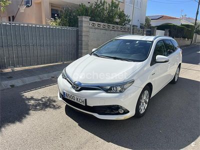 Toyota Auris Hybrid
