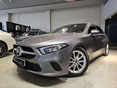 Usado Mercedes A180 116 CV (85 kW) 2018 Gris Utilitario