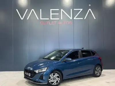 Usado Hyundai i20 100 CV (73 kW) 2025 Azul Utilitario