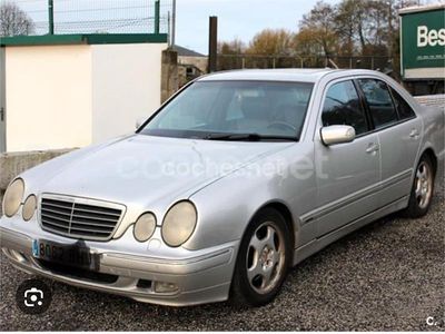 Usado Mercedes E320 Avantgarde 197 CV (144 kW) 2001 Gris / plata Berlina
