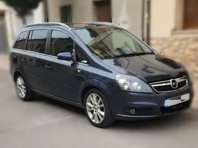 Usado Opel Zafira Cosmo 120 CV (88 kW) 2006 Azul Monovolumen