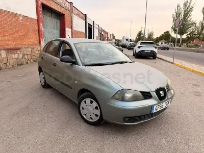 Usado Seat Ibiza 75 CV (55 kW) 2003 Verde Utilitario