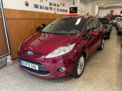 Burdeos Usado 2009 Ford Fiesta Ghia Utilitario | 4900 € (Caro)