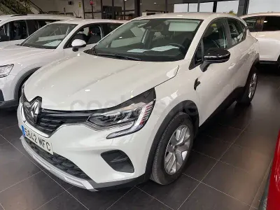 Begagnad Renault Captur Equilibre 90 HK (66 kW) 2023 Vit SUV
