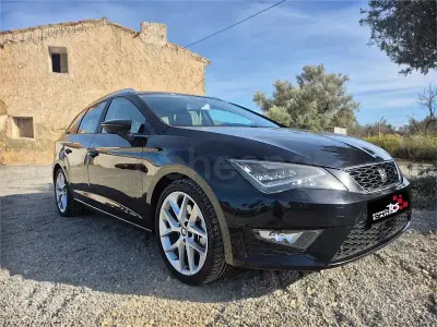 Usado Seat Leon FR 150 CV (110 kW) 2014 Negro Berlina