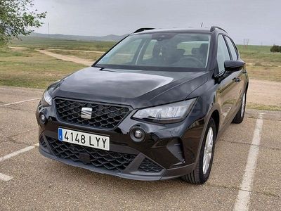 Usado Seat Arona Reference 95 CV (69 kW) 2022 Negro SUV
