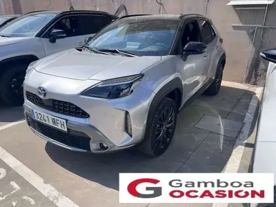 Usado Toyota Yaris Cross 116 CV (85 kW) 2023 Gris SUV